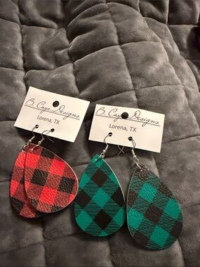 Teardrop Plaid Leather Earrings - Red & Green